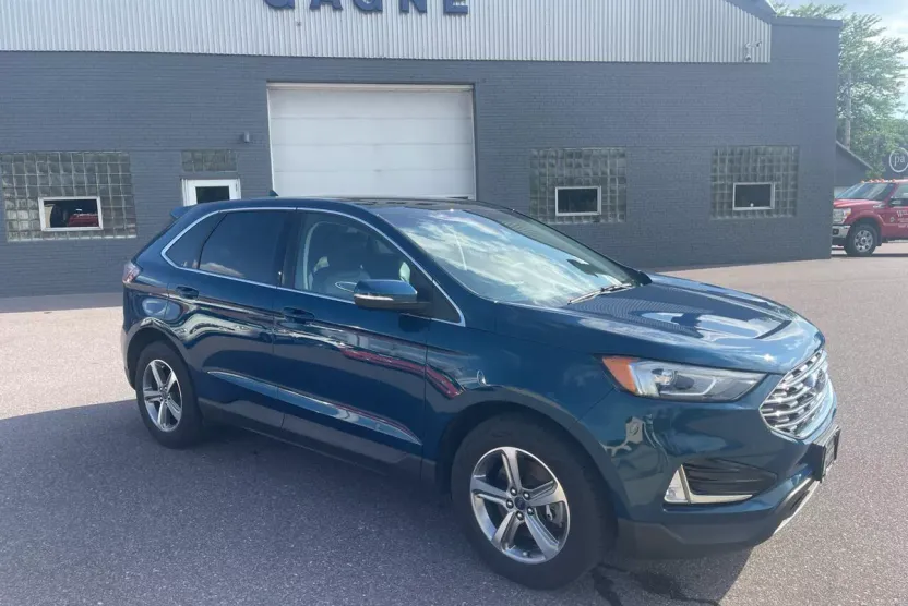 2020 Ford Edge SEL photo 1