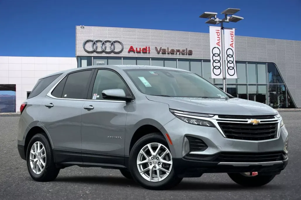 2024 Chevrolet Equinox LT photo 1