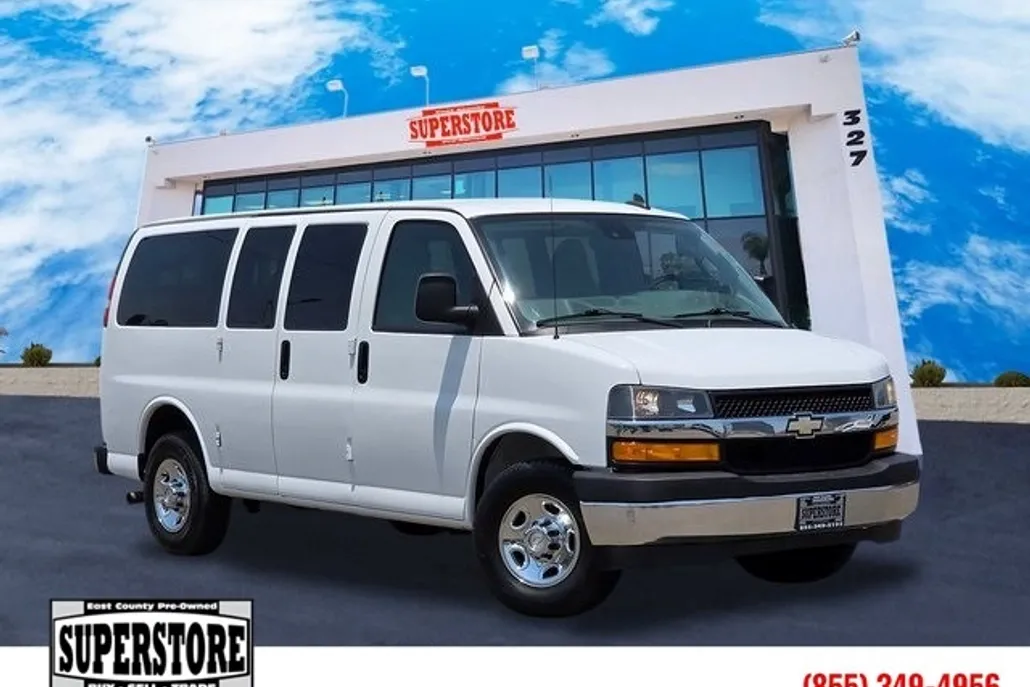 2020 Chevrolet Express 2500 LT Passenger Van photo 1