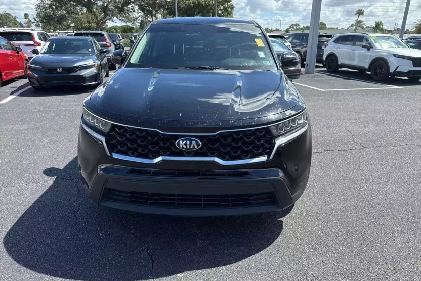 2021 Kia Sorento LX photo 1