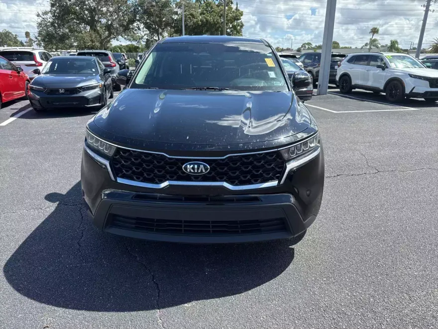 2021 Kia Sorento LX photo 1