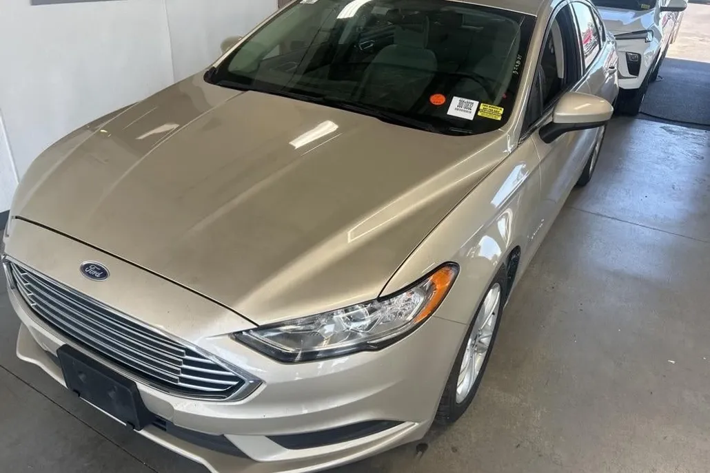 2018 Ford Fusion Hybrid S photo 1