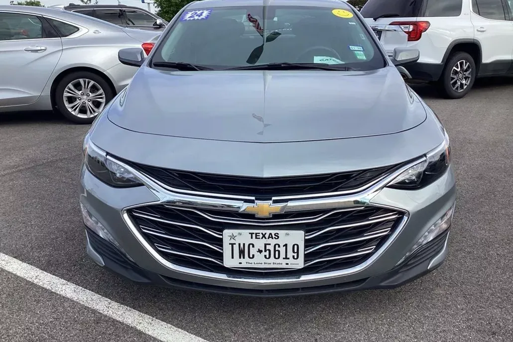 2024 Chevrolet Malibu 1LT photo 1