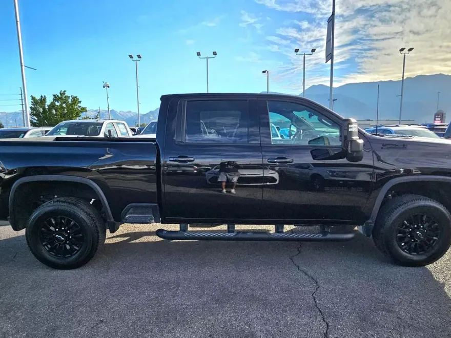2024 Chevrolet Silverado 3500HD LTZ photo 1