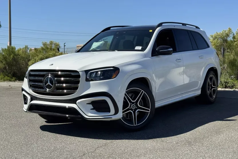 2025 Mercedes Benz GLS 450 4MATIC photo 1
