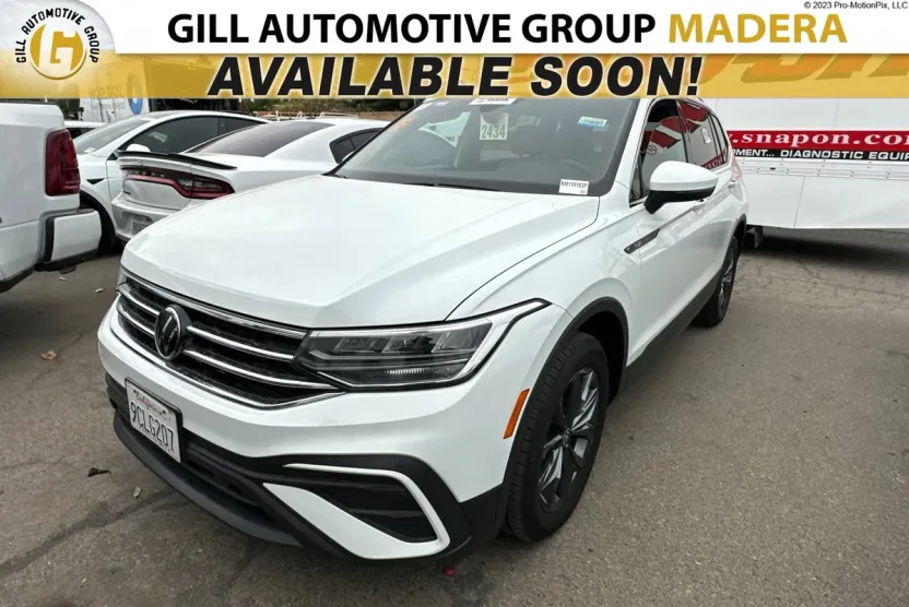 2022 Volkswagen Tiguan SE photo 1