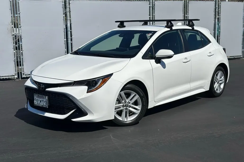 2022 Toyota Corolla SE photo 1