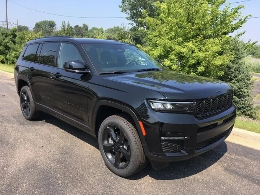 2025 Jeep Grand Cherokee Limited photo 1