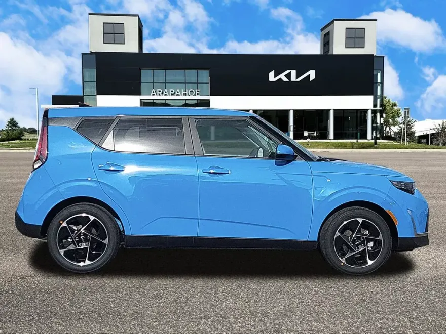 2025 Kia Soul EX photo 1