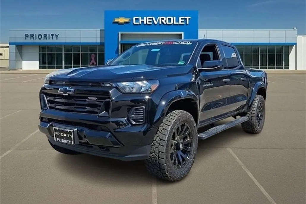 2025 Chevrolet Colorado Trail Boss photo 1