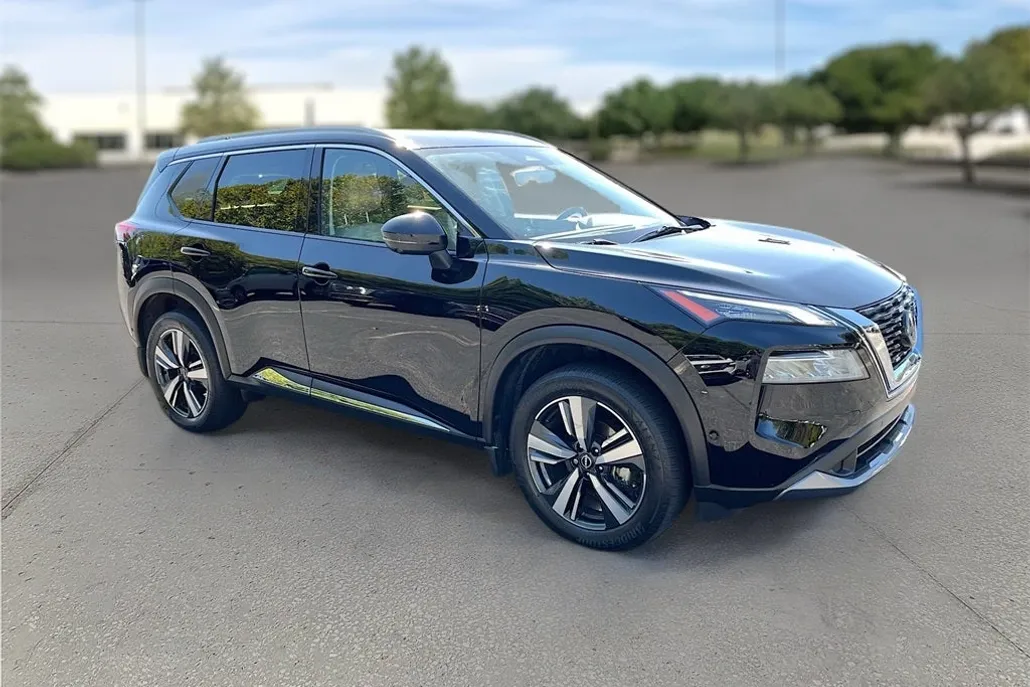 2023 Nissan Rogue SL photo 1