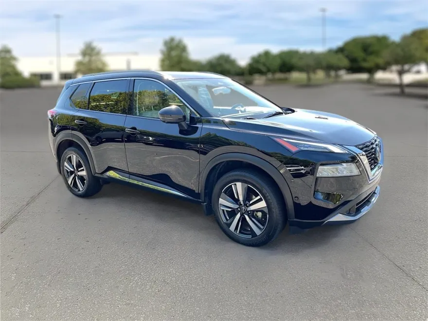 2023 Nissan Rogue SL photo 1