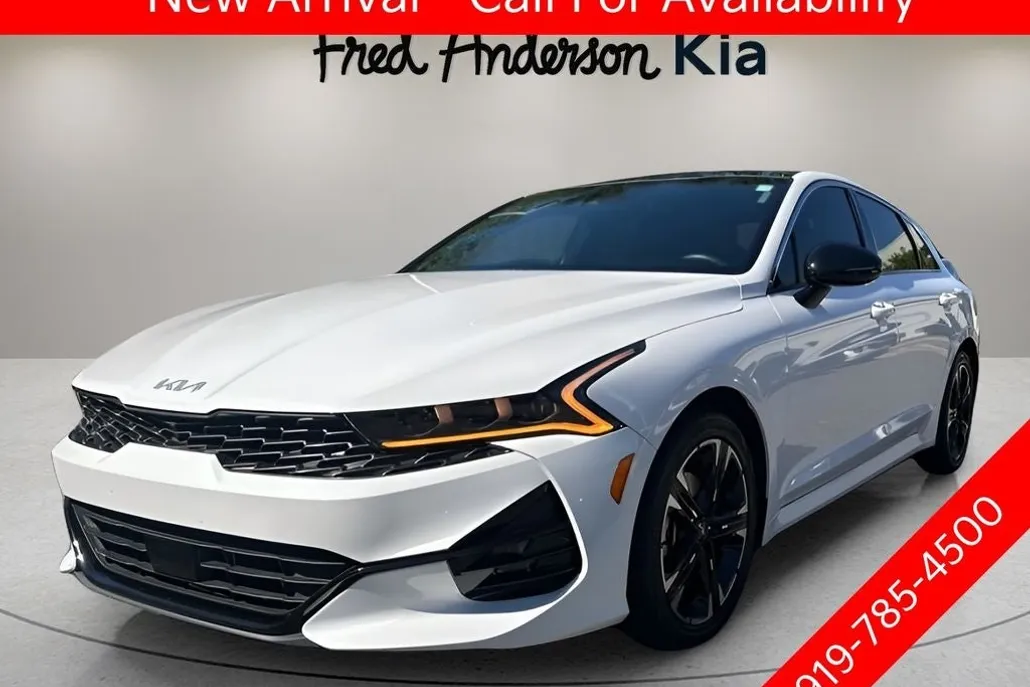 2024 Kia K5 GT-Line photo 1