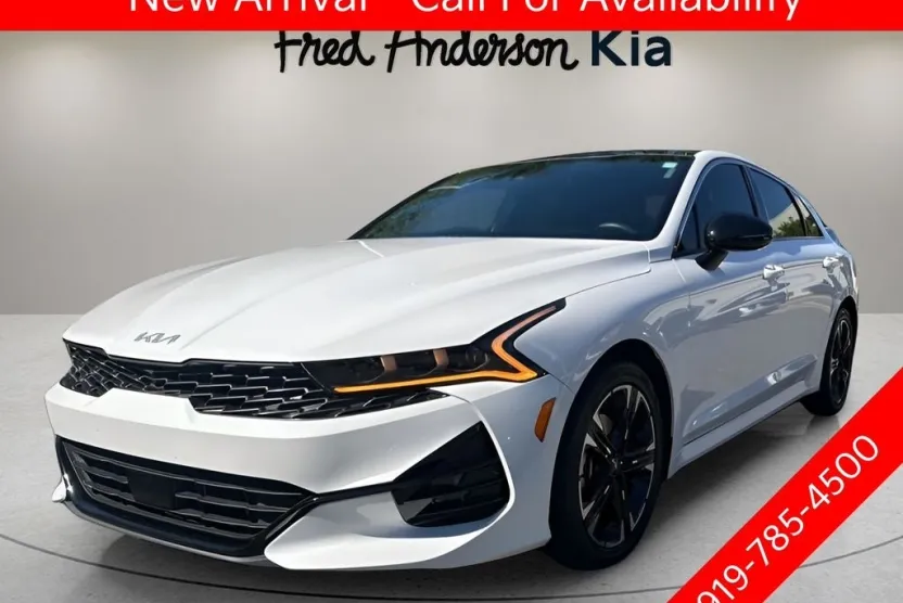 2024 Kia K5 GT-Line photo 1