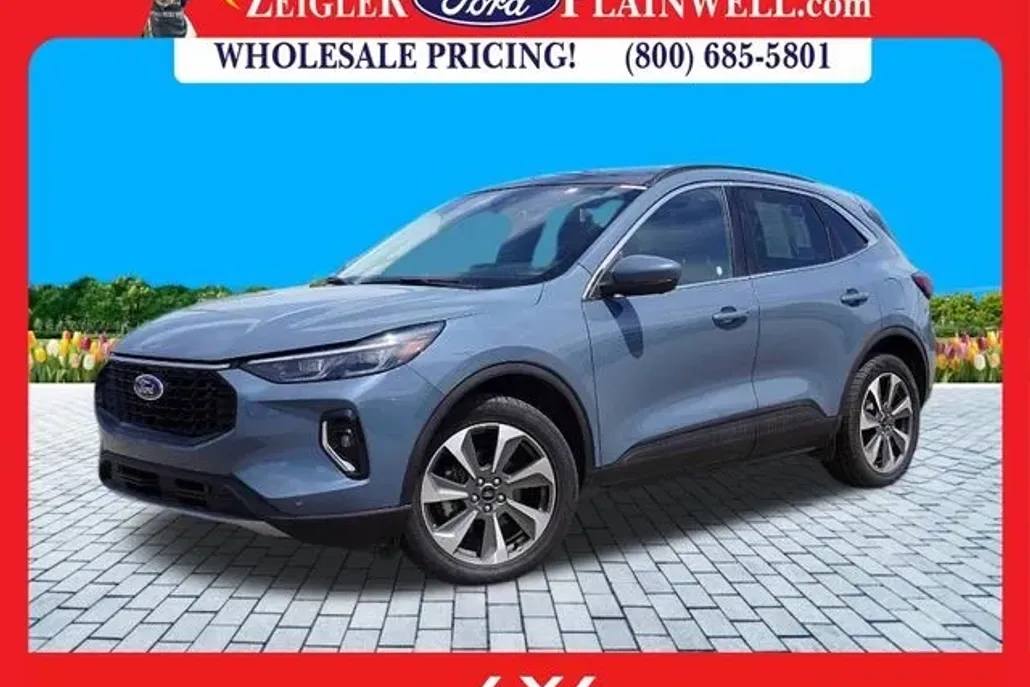 2023 Ford Escape Platinum photo 1