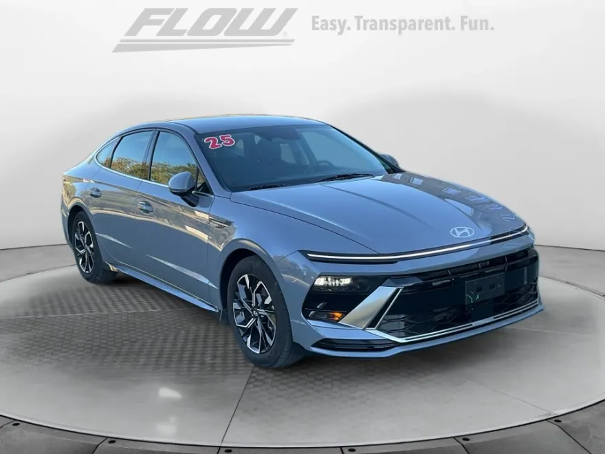 2025 Hyundai Sonata SEL photo 1