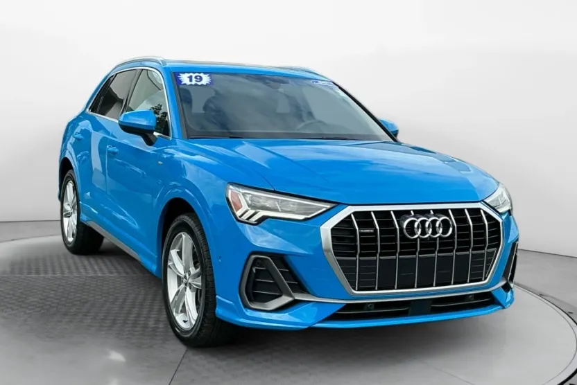 2019 Audi Q3 S line Premium photo 1