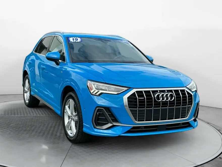 2019 Audi Q3 S line Premium photo 1