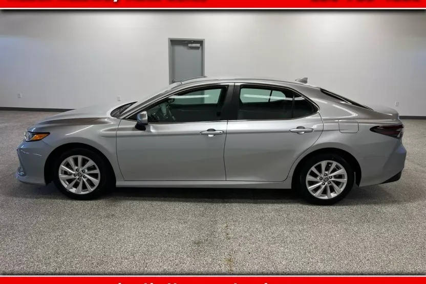2024 Toyota Camry LE photo 1