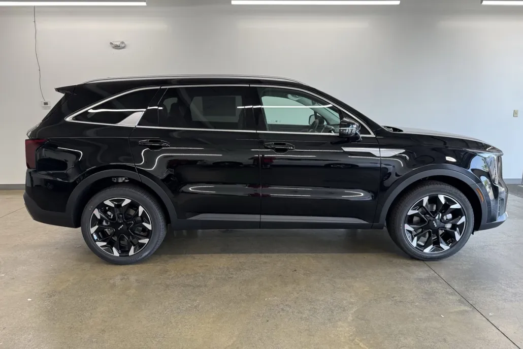 2025 Kia Sorento EX photo 1