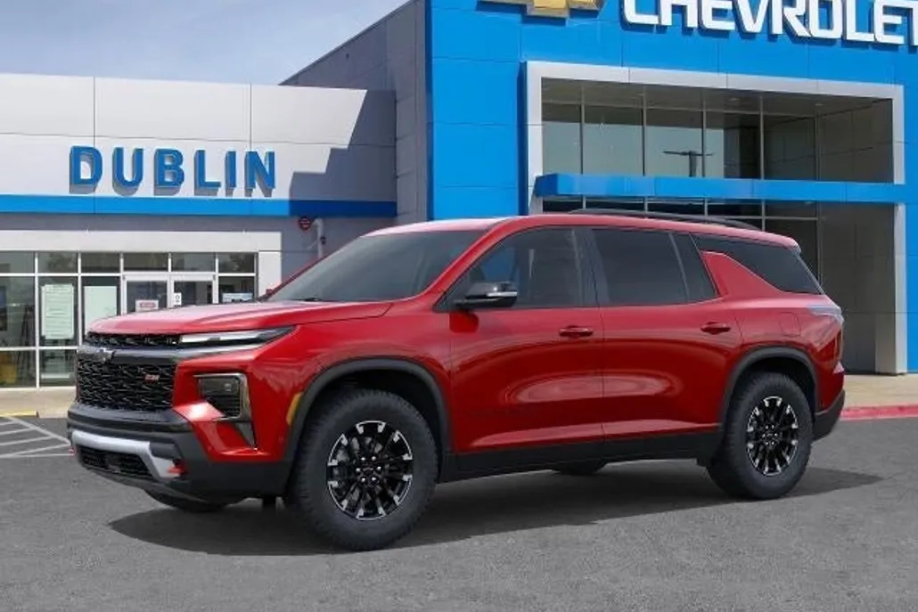 2026 Chevrolet Traverse Z71 photo 1