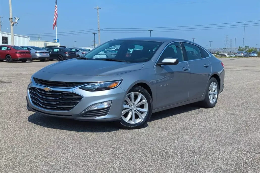 2024 Chevrolet Malibu 1LT photo 1