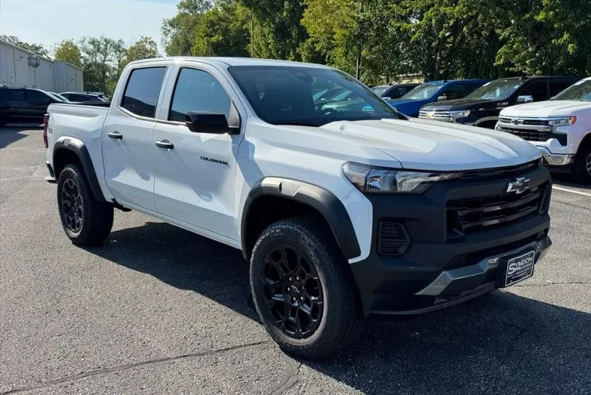 2026 Chevrolet Colorado Trail Boss photo 1