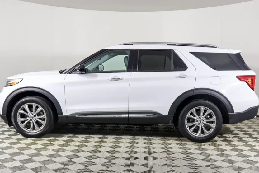 2023 Ford Explorer Limited photo 1
