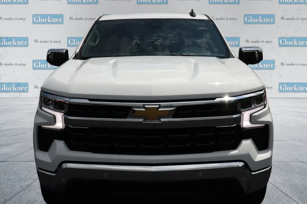 2026 Chevrolet Silverado 1500 LT photo 1