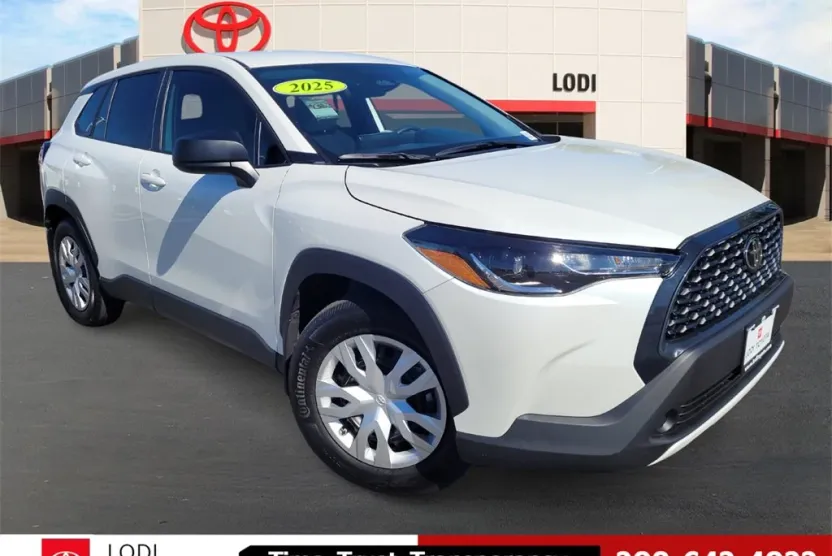 2025 Toyota Corolla Cross L photo 1