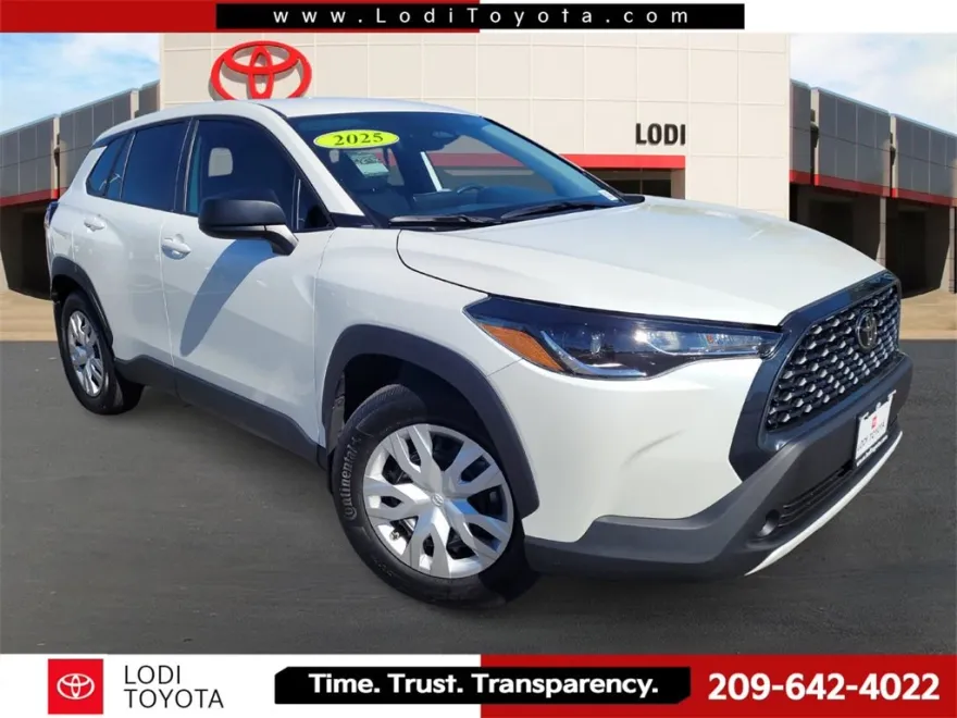 2025 Toyota Corolla Cross L photo 1