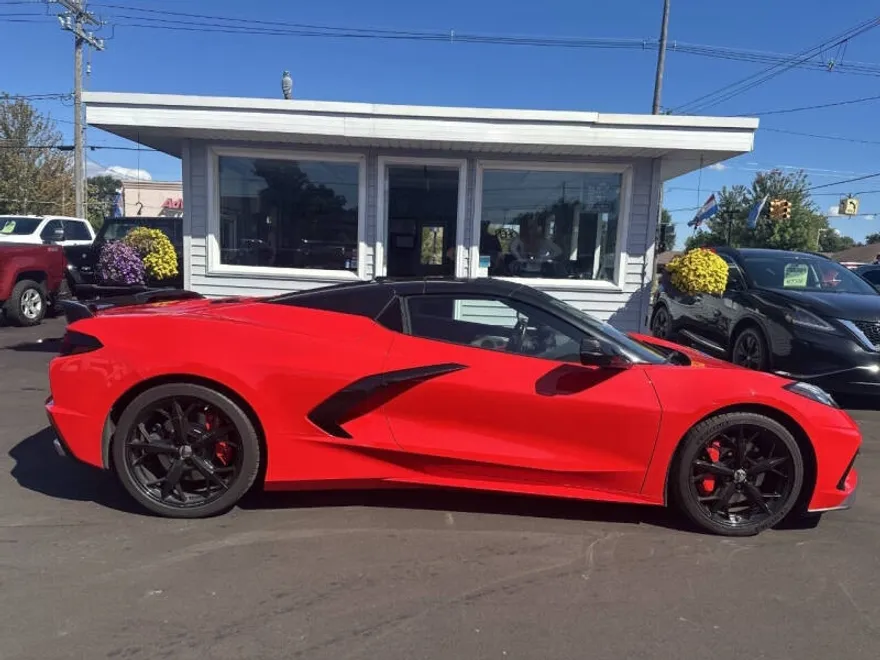 2022 Chevrolet Corvette Stingray Convertible 3LT photo 1