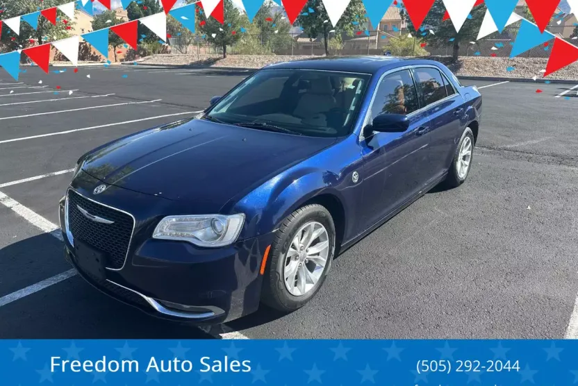 2015 Chrysler 300 Limited photo 1