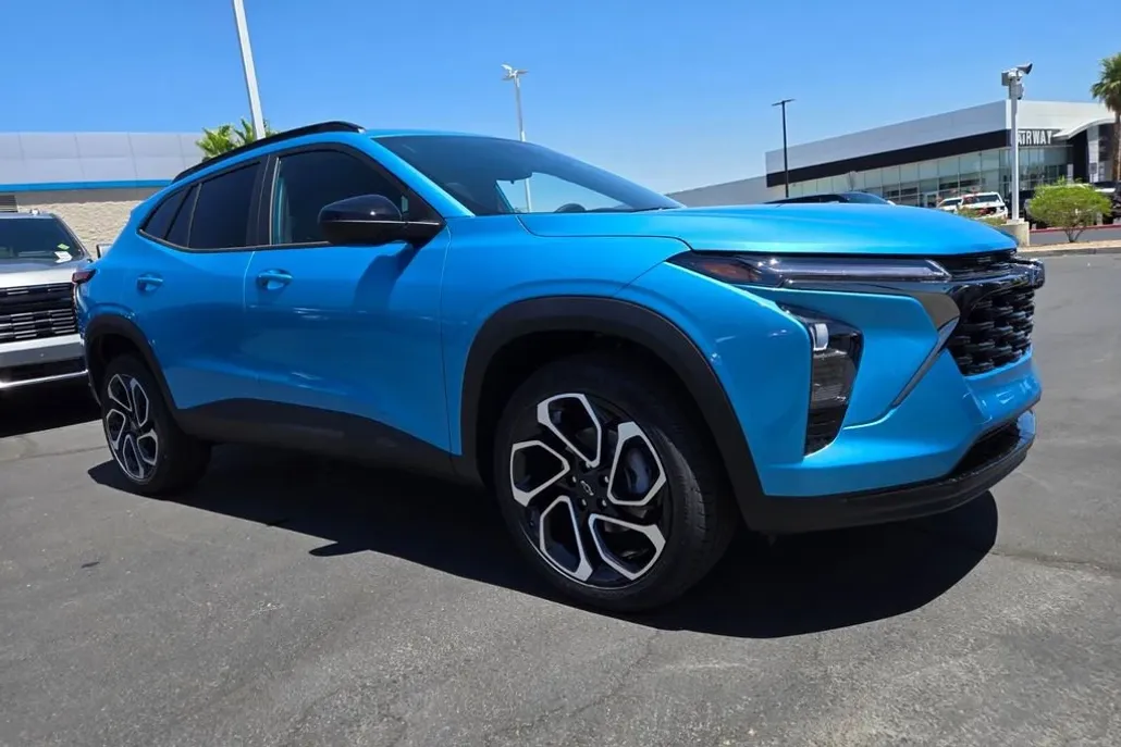 2025 Chevrolet Trax photo 1