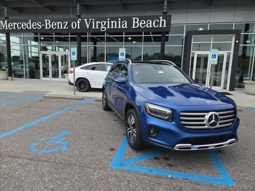 2024 Mercedes Benz GLB 250 photo 1