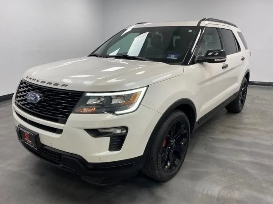2019 Ford Explorer Sport photo 1