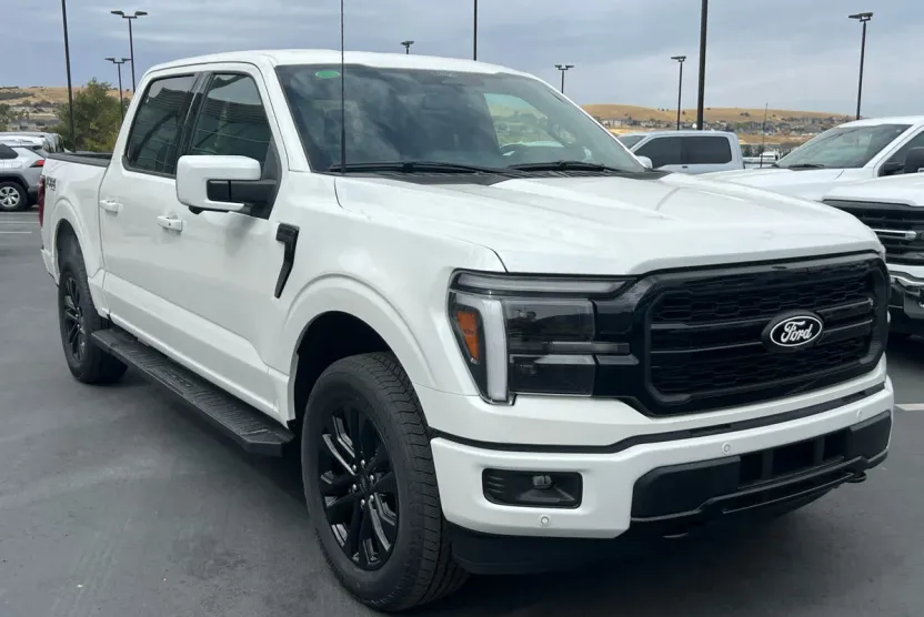 2025 Ford F-150 Lariat photo 1