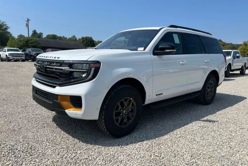 2025 Ford Expedition photo 1