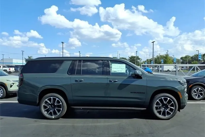 2026 Chevrolet Suburban RST photo 1