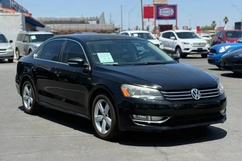 2015 Volkswagen Passat Limited photo 1