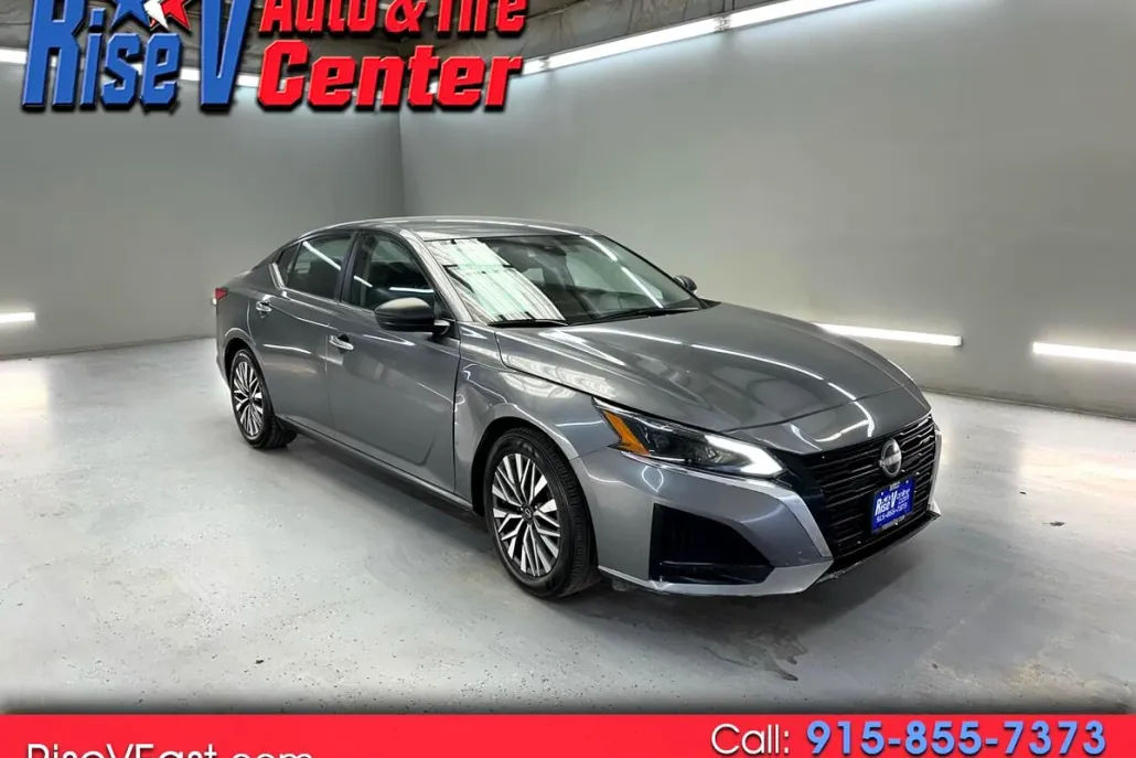 2024 Nissan Altima 2.5 SV photo 1