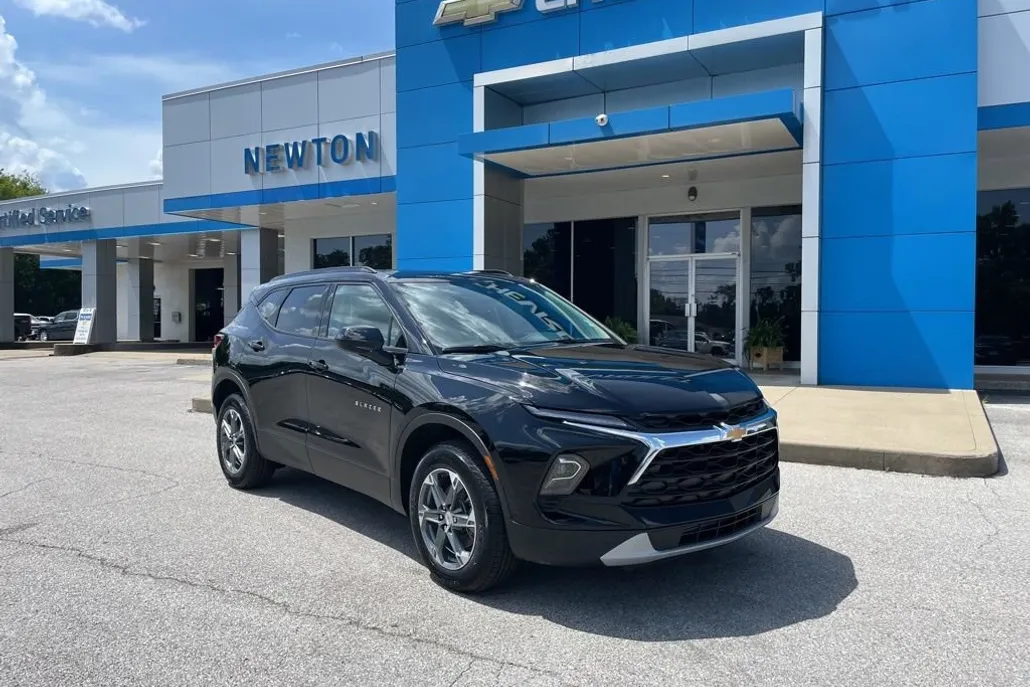 2025 Chevrolet Blazer 2LT photo 1
