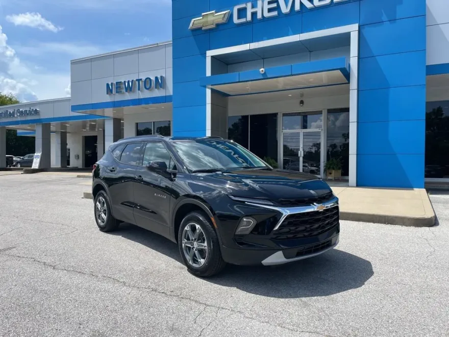 2025 Chevrolet Blazer 2LT photo 1