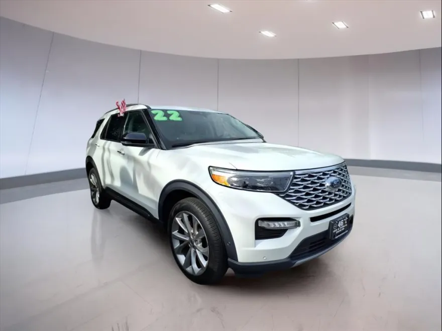 2022 Ford Explorer Platinum photo 1