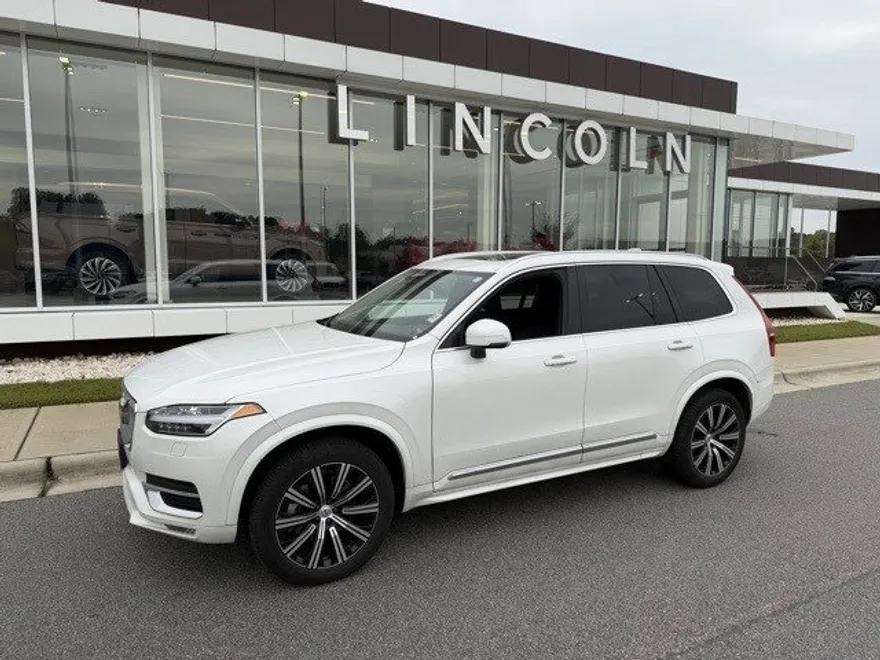 2024 Volvo XC90 Core B5 AWD photo 1