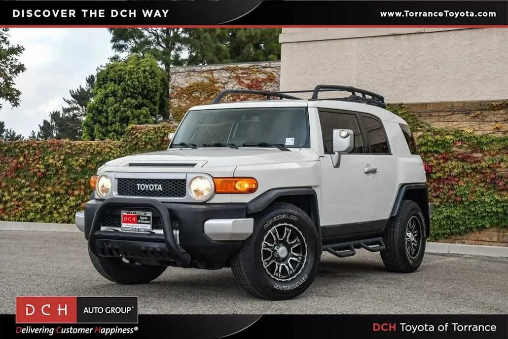 2012 Toyota FJ Cruiser Base photo 1