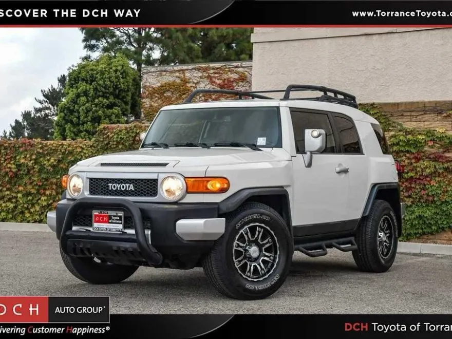 2012 Toyota FJ Cruiser Base photo 1