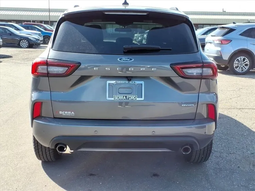 2023 Ford Escape ST-Line Select photo 1