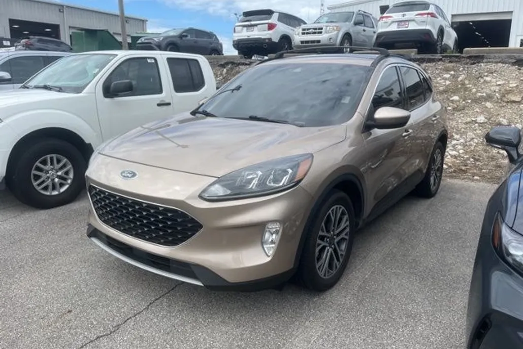 2020 Ford Escape SEL photo 1
