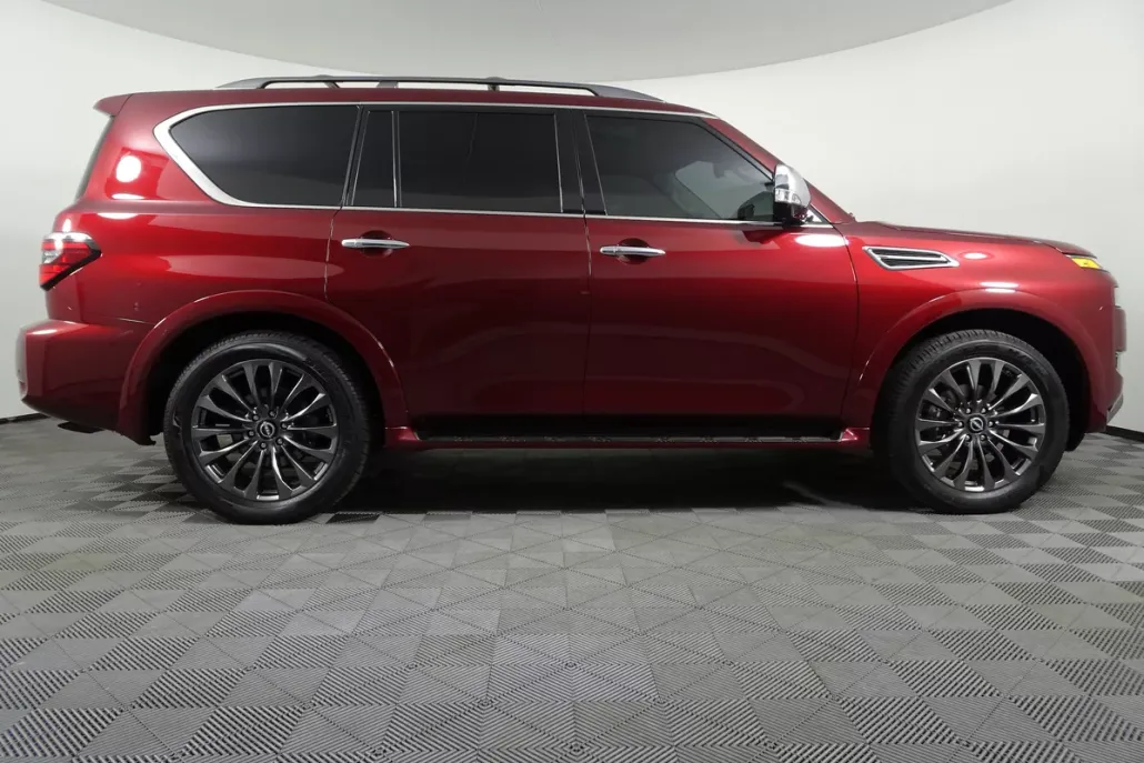 2023 Nissan Armada Platinum photo 1